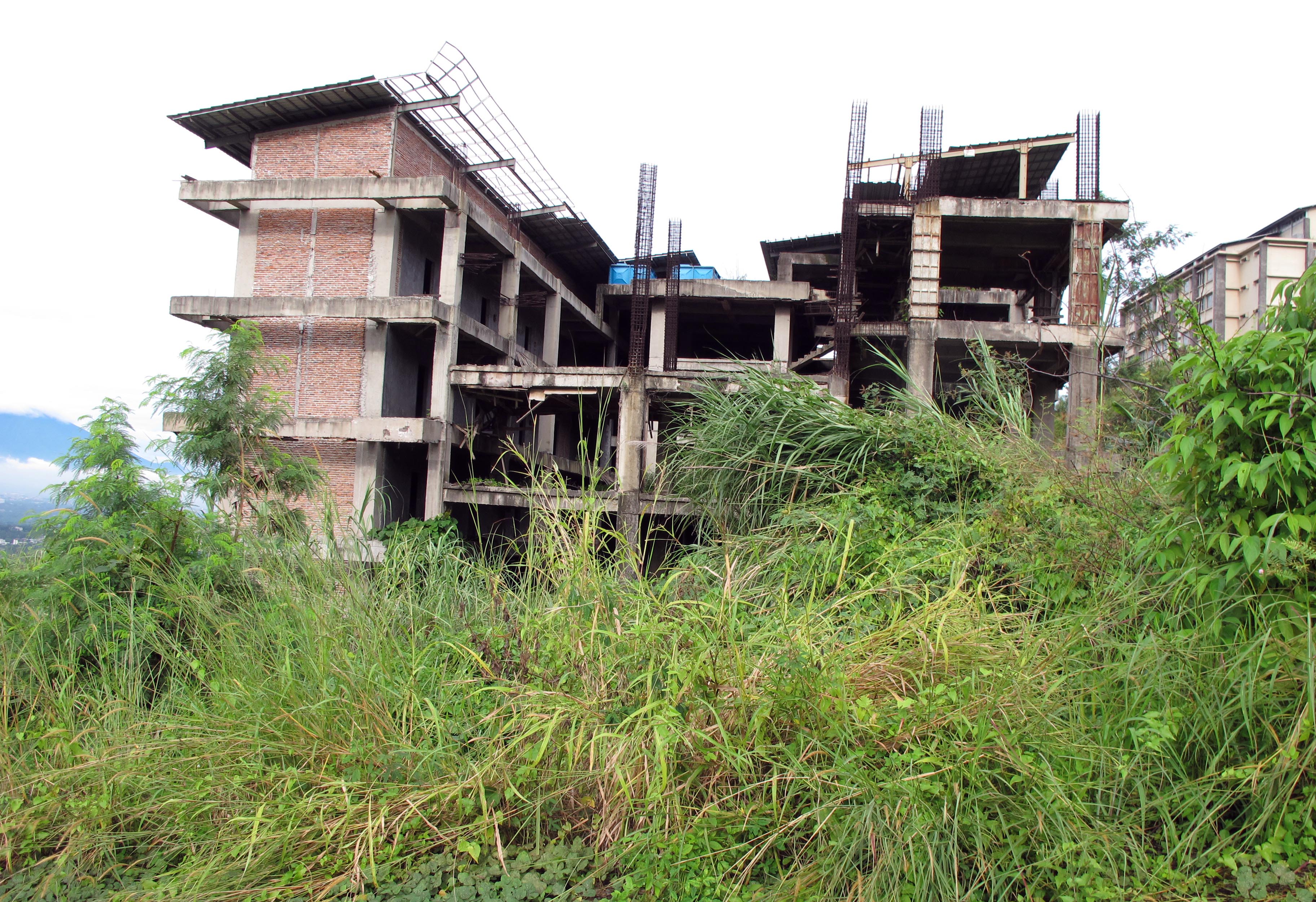 proyek-p3son-hambalang-mangkrak_20160318_220327.jpg