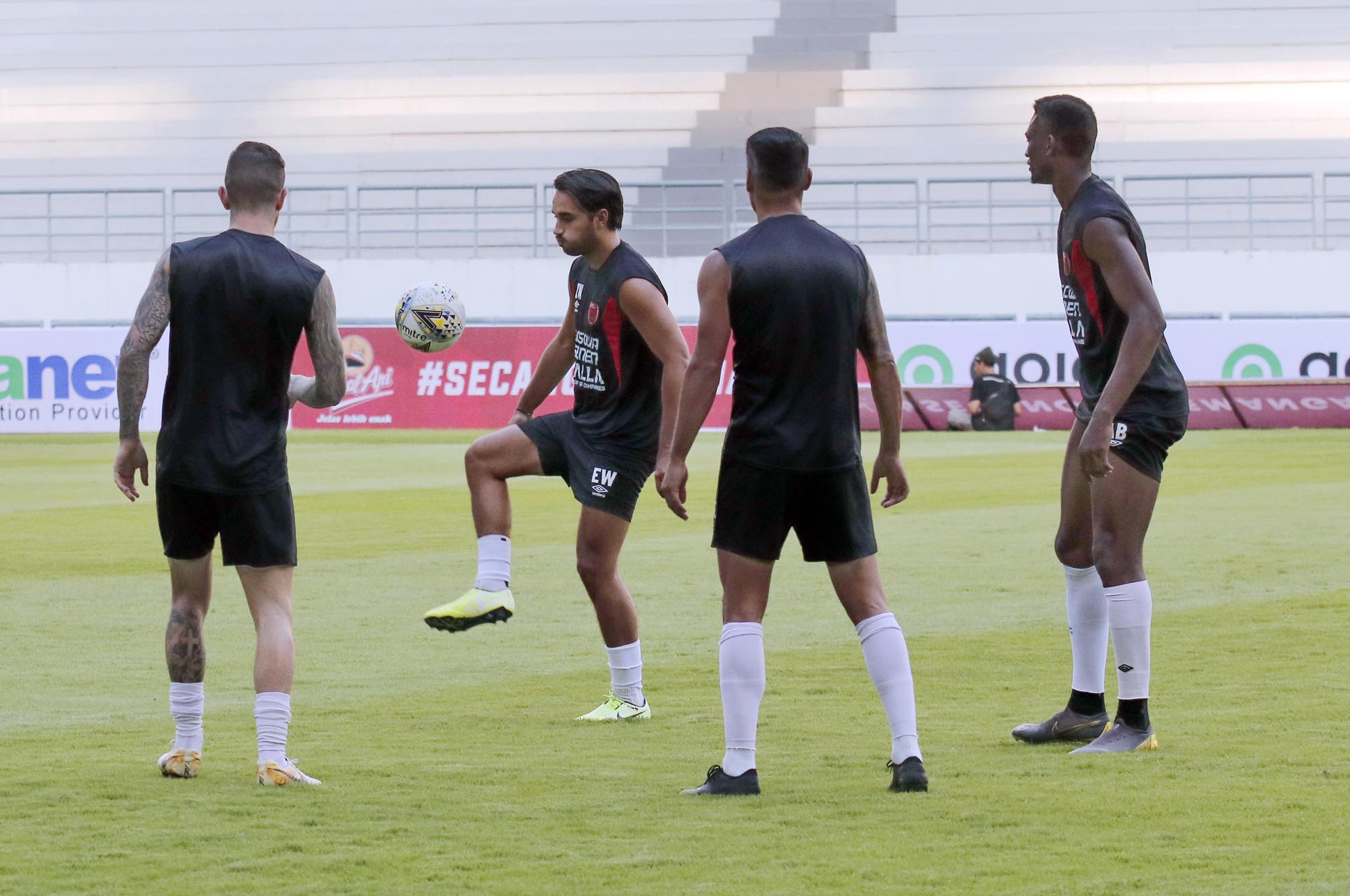 psm-makassar-siap-hadapi-persebaya-surabaya_20191113_191956.jpg