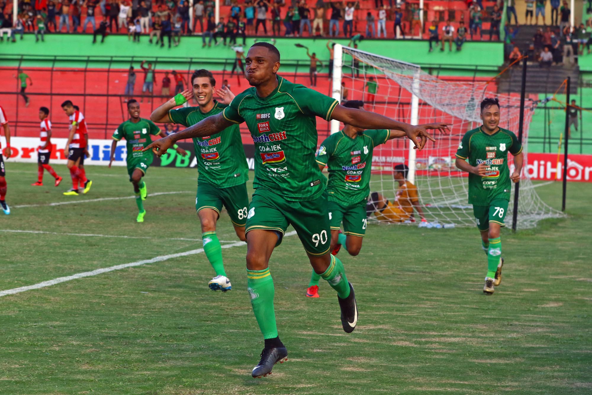 psms-medan-imbangi-madura-united_20181118_092858.jpg