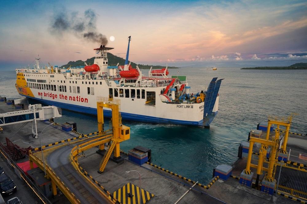 pt-asdp-indonesia-ferry-persero-mencatat-kapal-penyeberangan-kapal-fery.jpg