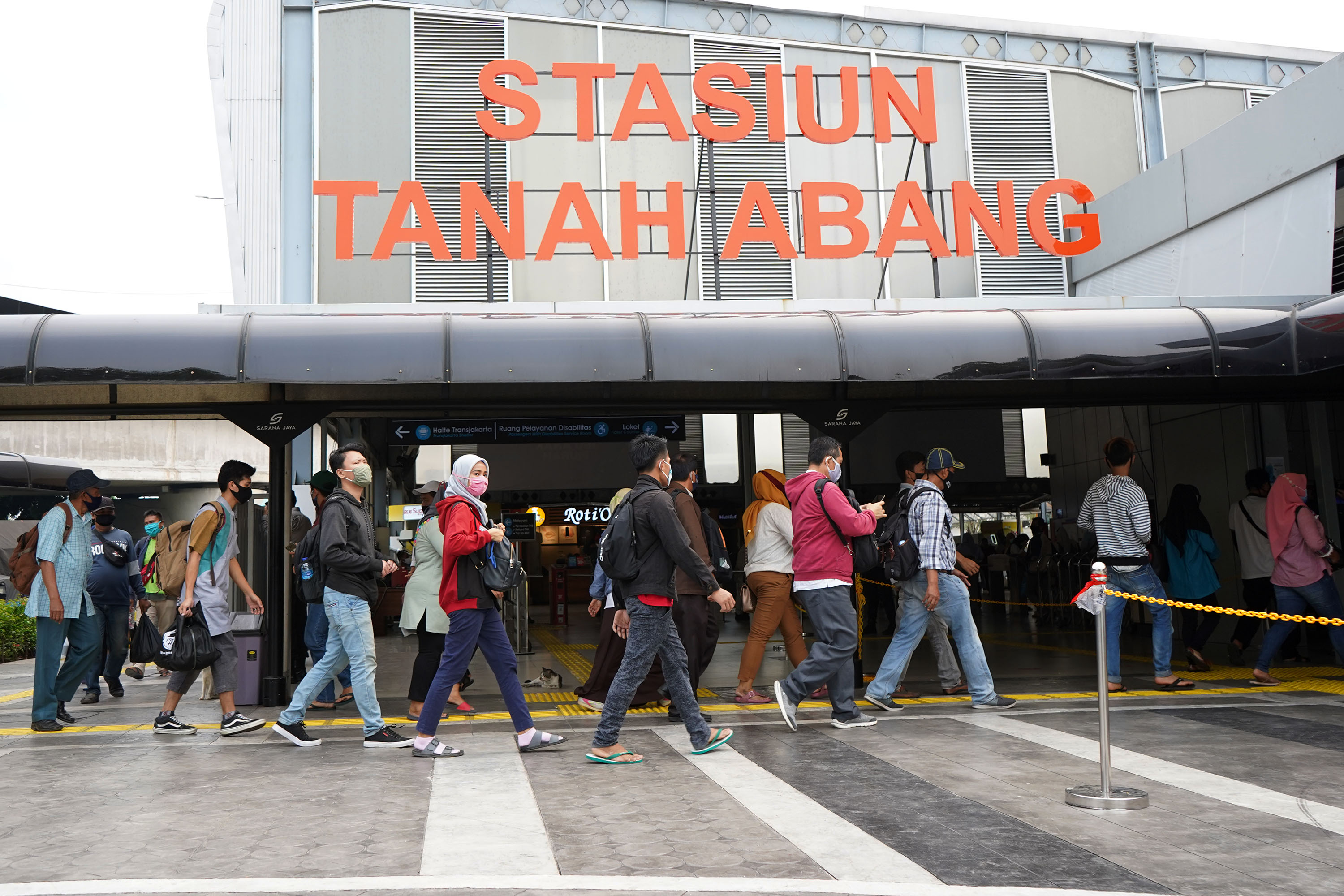 pt-kci-perketat-protokol-kesehatan-pengguna-krl_20200915_203256.jpg