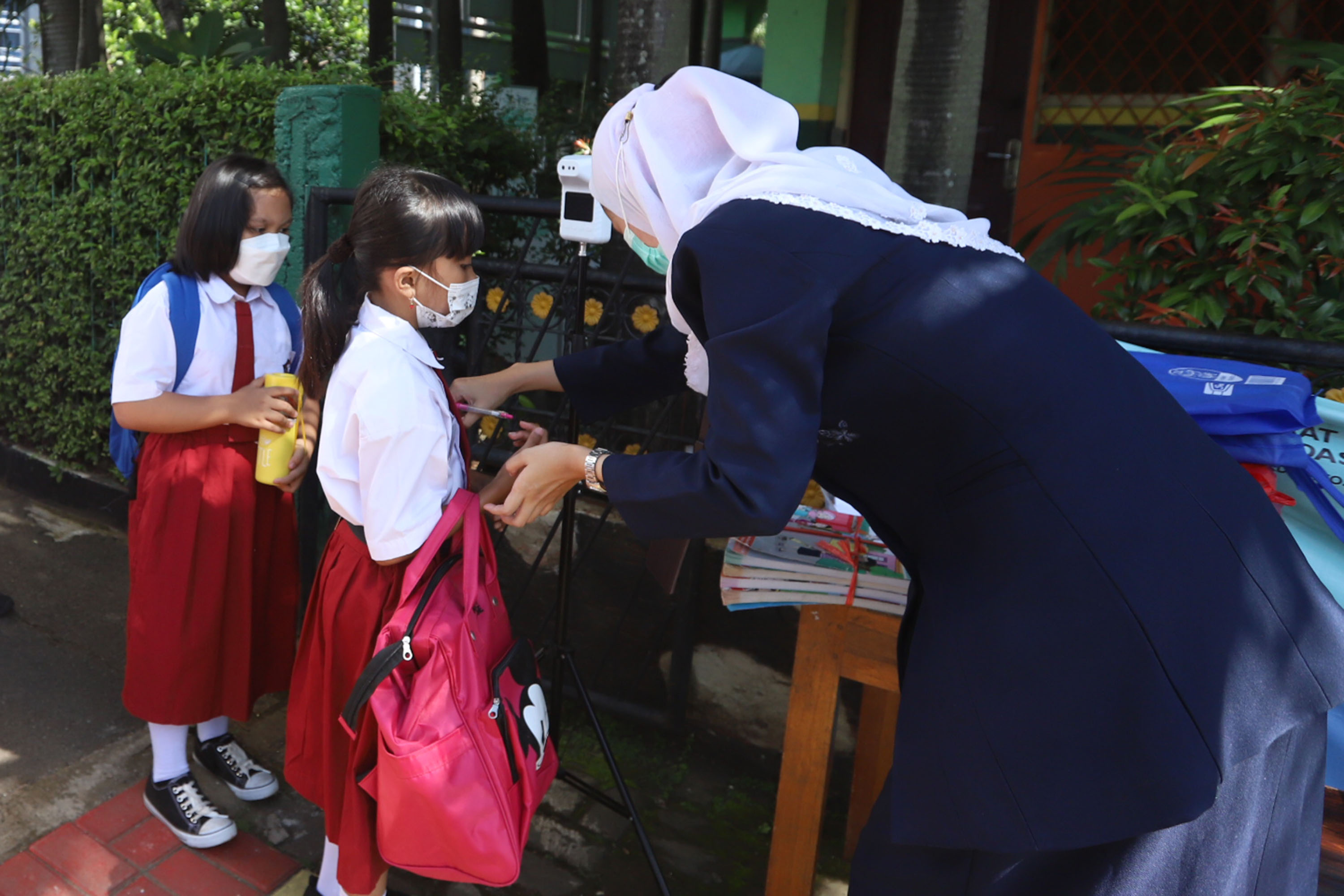 Kemendikbudristek: Guru Segera Divaksin untuk PTM Terbatas 100 Persen