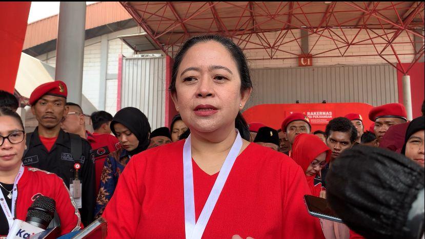puan-maharani-di-sela-sela-rapat-kerja-nasional.jpg