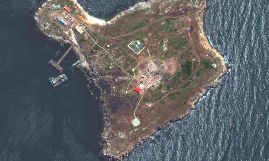 pulau-ular-ukraina.jpg
