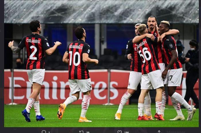 rafael-leao-kanan-dipeluk-zlatan-ibrahimovic.jpg