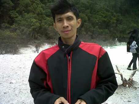 rais-karna-korban-tragedi-teror-bom-sarinah_20160117_191406.jpg