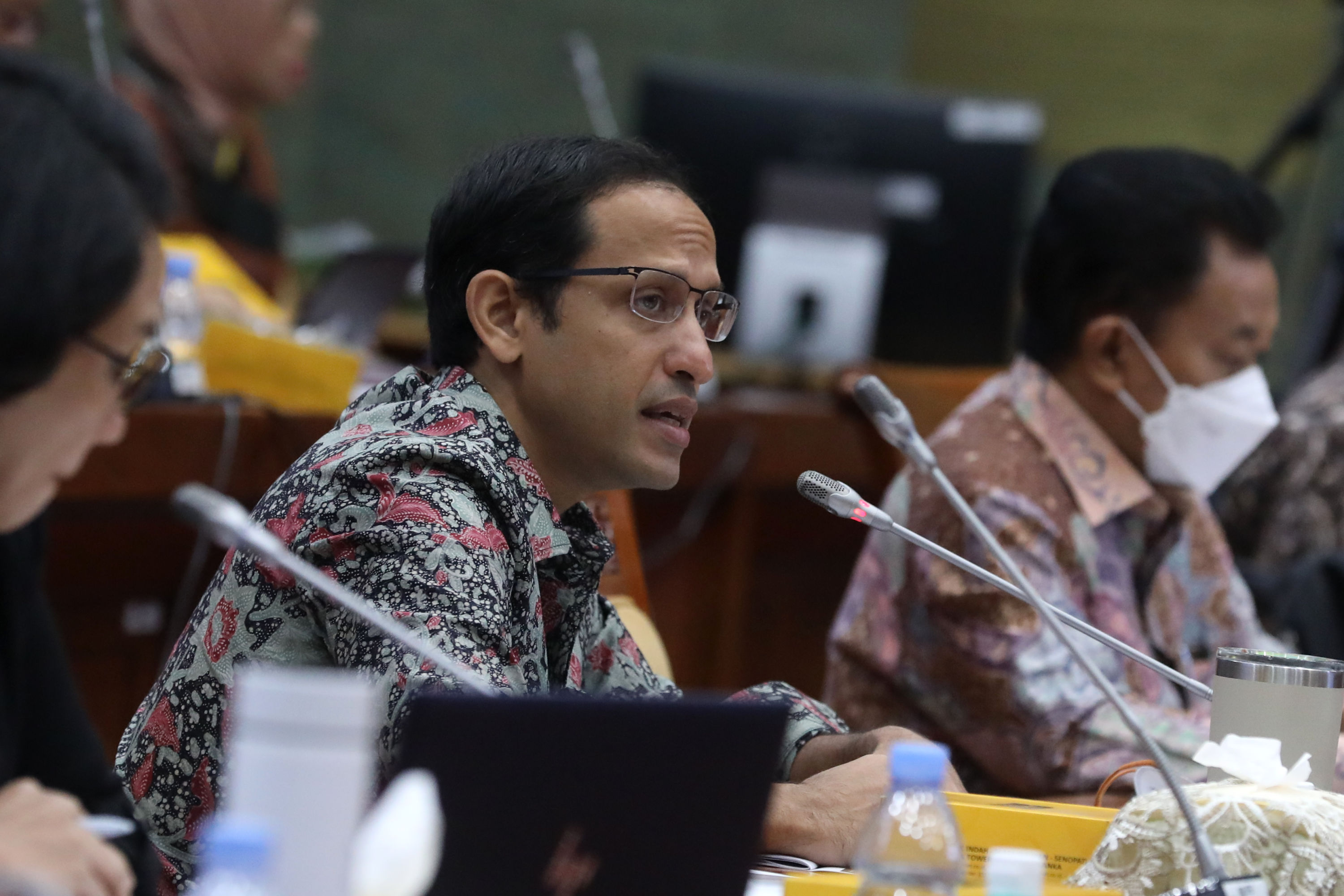 raker-mendikbudristek-nadiem-makarim-dengan-komisi-x-dpr-ri_20230124_171813.jpg