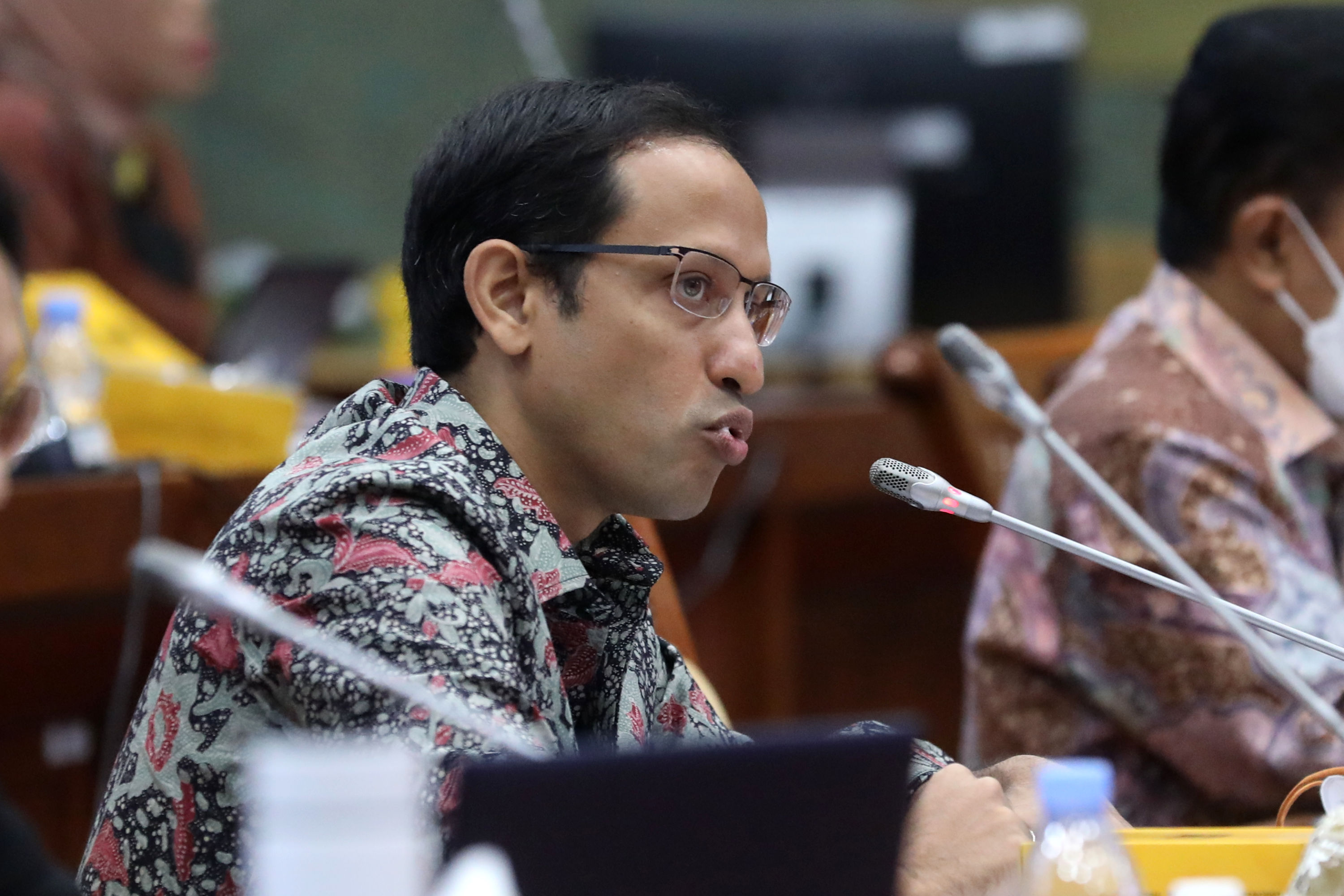 raker-mendikbudristek-nadiem-makarim-dengan-komisi-x-dpr-ri_20230124_171920.jpg
