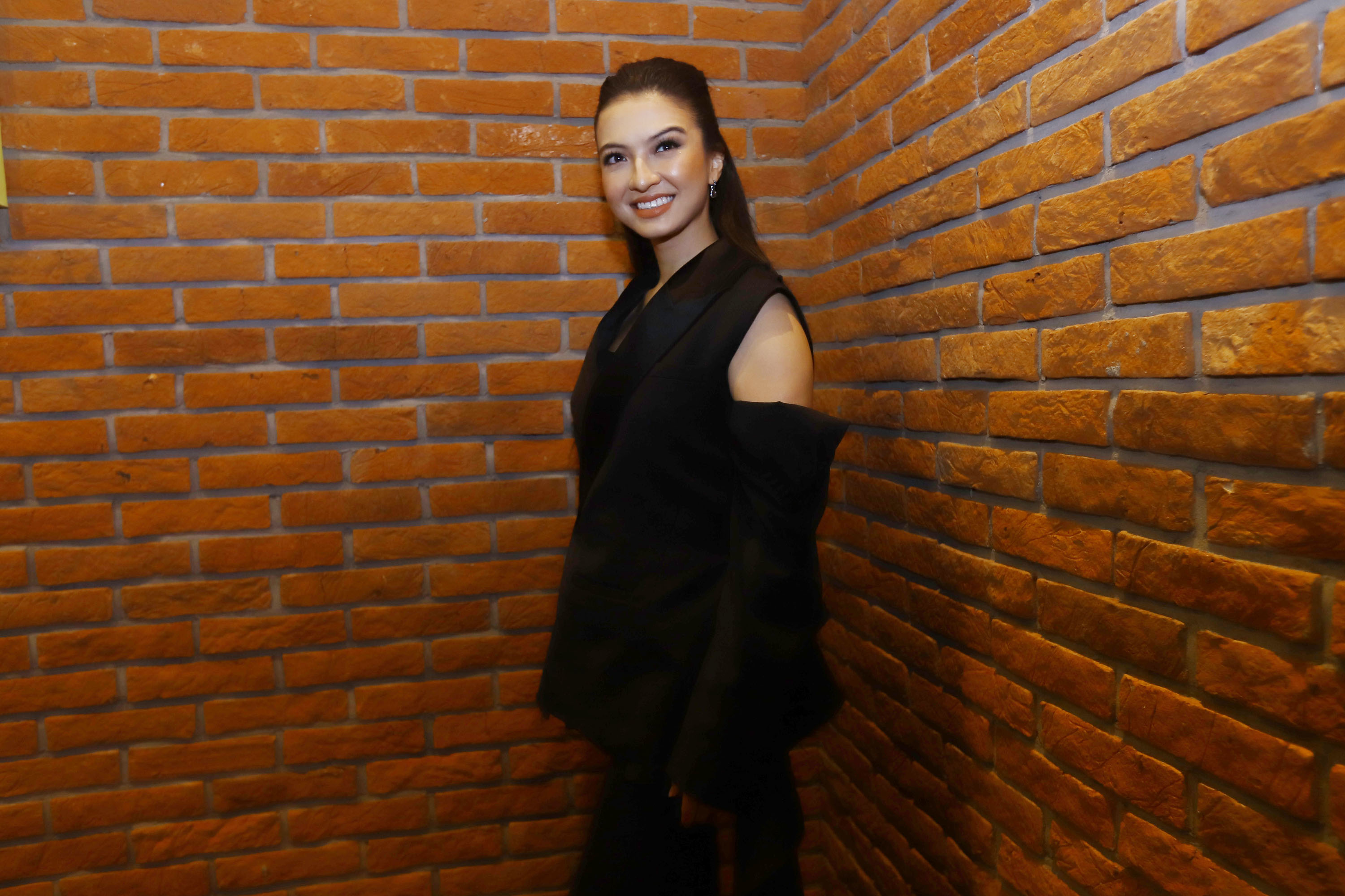 raline-shah-buka-suara-terkait-skandal-seks-seungri_20190410_195606.jpg