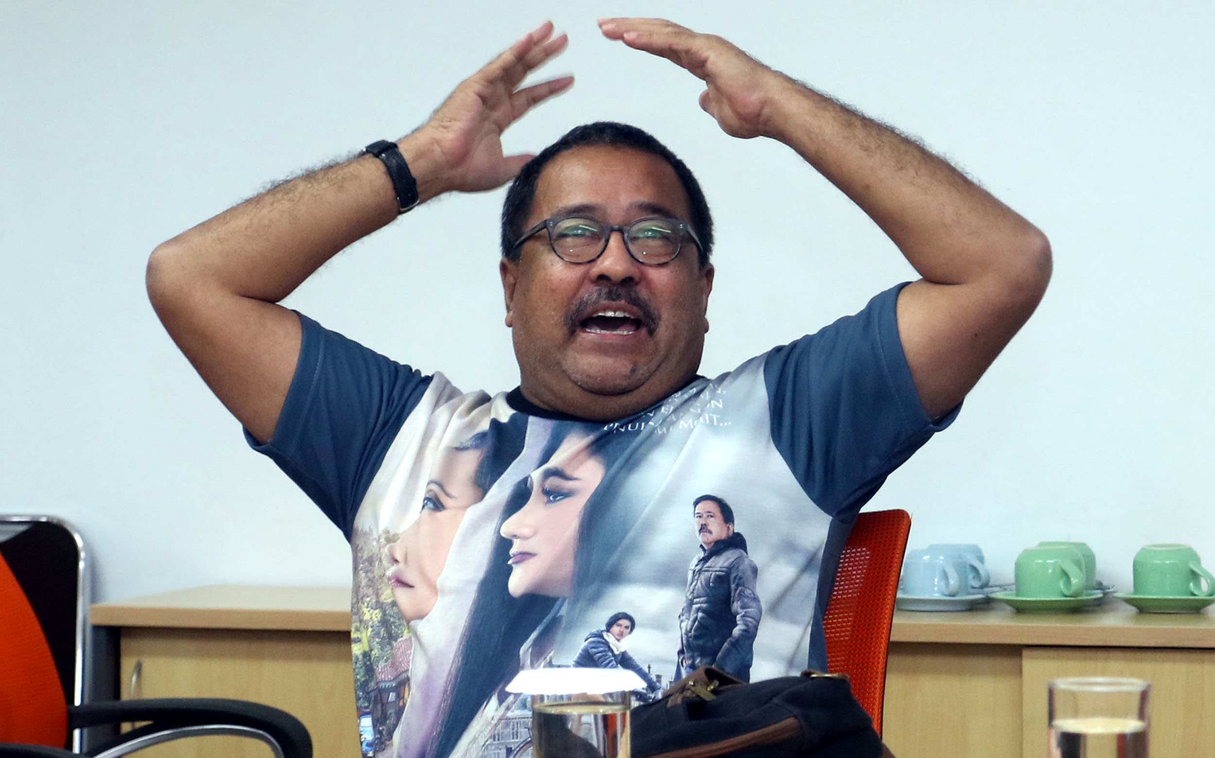 rano-karno-sutradara-dan-pemain-film-akhir-kisah-cinta-si-doel_20200123_035251.jpg