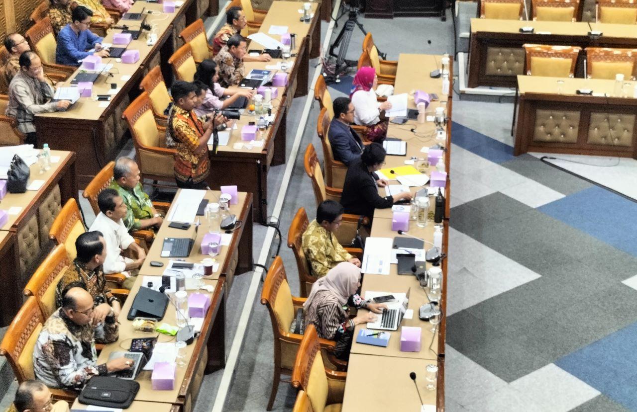 rapat-dengar-pendapat-kemendikbud-ristek-dan-komisi-x-dpr-ri.jpg
