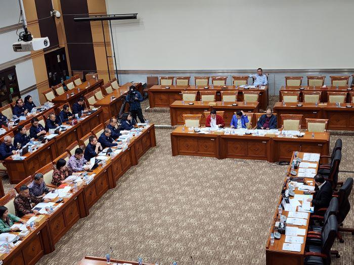 rapat-kerja-komisi-iii-dpr-dengan-ketua-lpsk-hasto-atmojo.jpg
