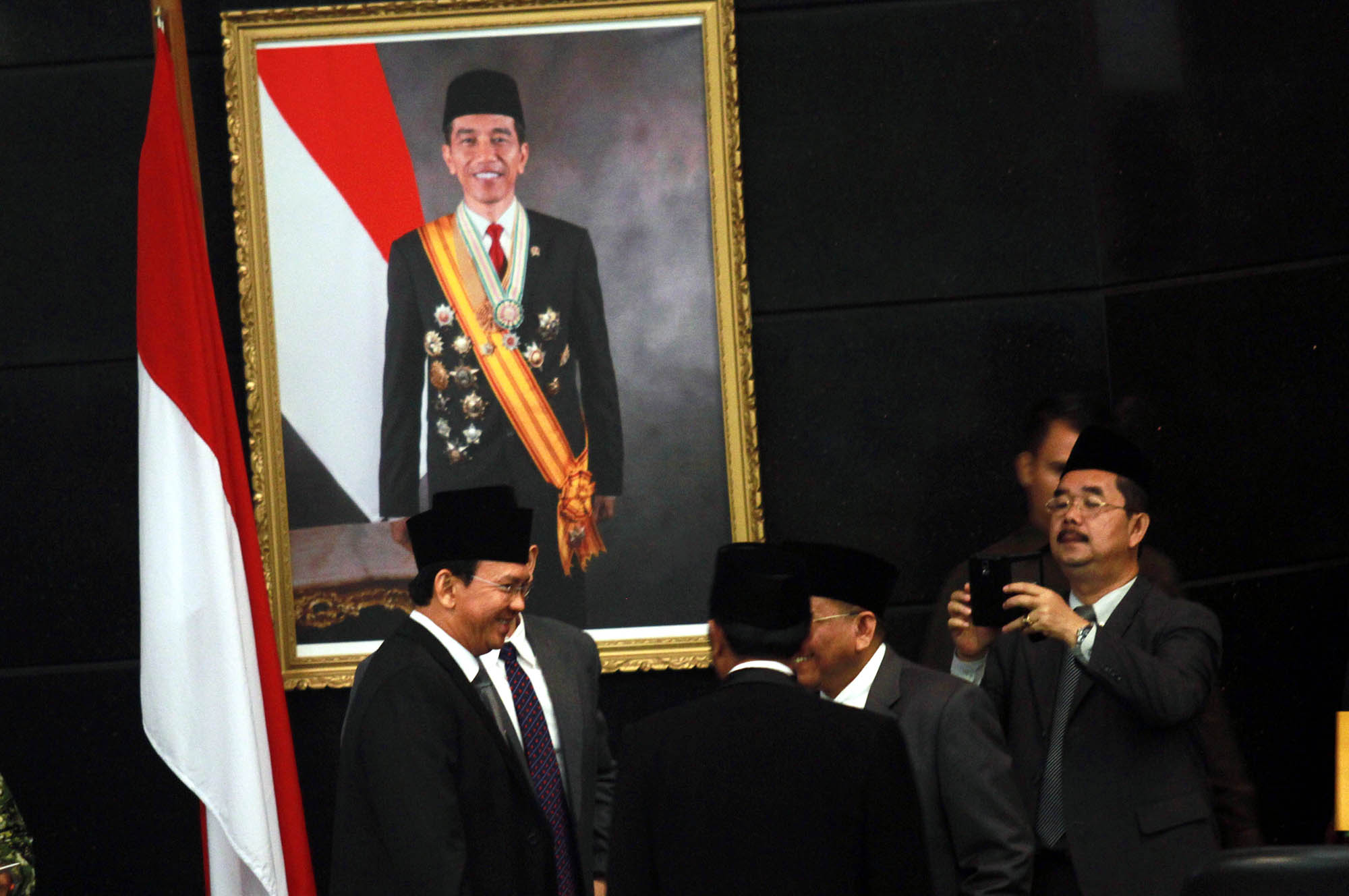 rapat-paripurna-alat-kelengkapan-dprd-dki-jakarta_20141208_183334.jpg