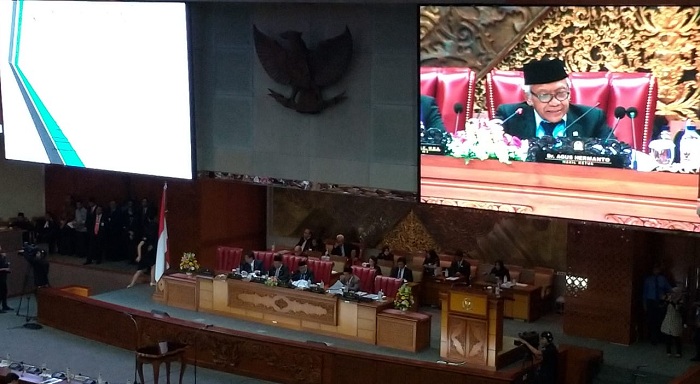 rapat-paripurna_20181031_120042.jpg