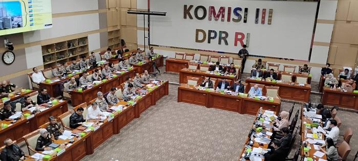 rapat-polri-anggarannnnn.jpg