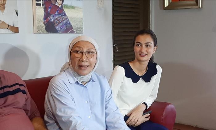 ratna-sarumpaet-bersama-anaknya.jpg