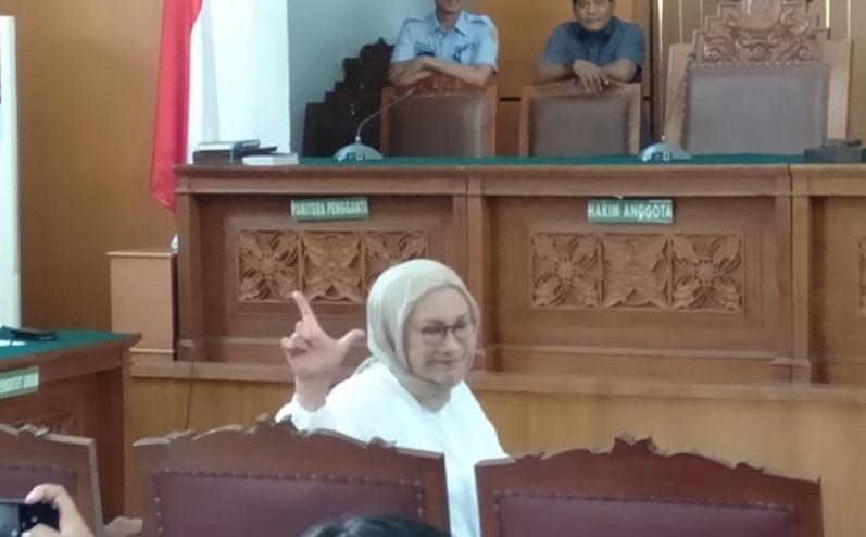 ratna-sarumpaet33.jpg
