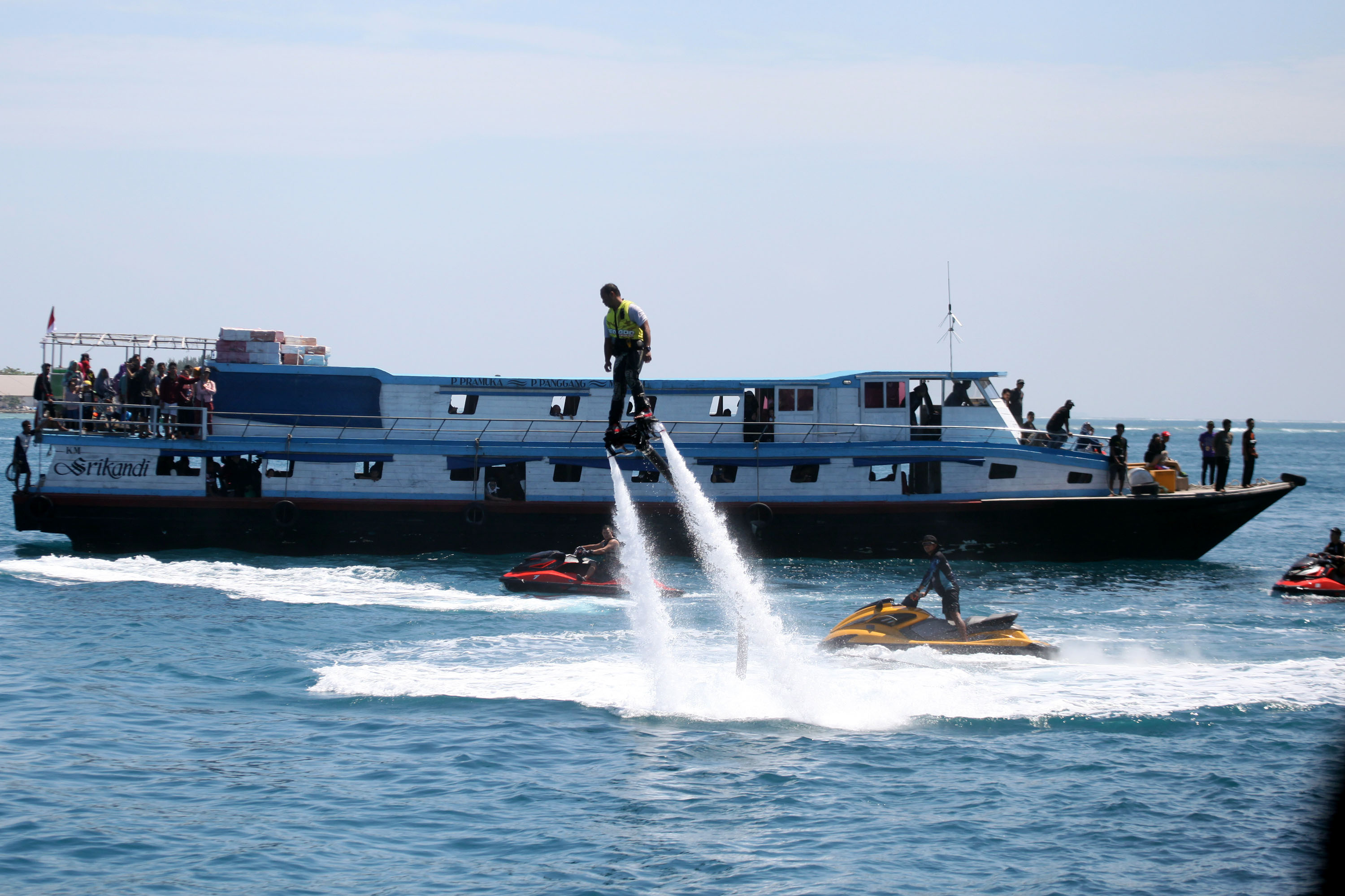 rayakan-kemerdekaan-seadoo-club-indonesia-salurkan-sumbangan_20160818_005916.jpg