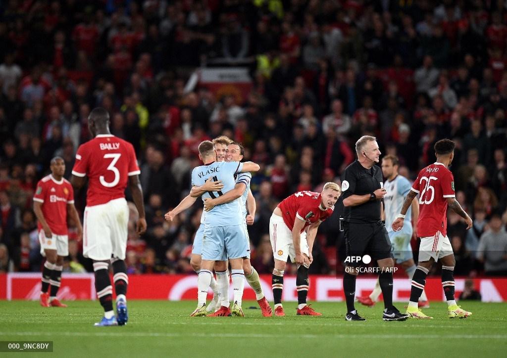 reaksi-para-pemain-manchester-united-saat-west-ham-merayakan-kemenangan-di-old-trafford.jpg