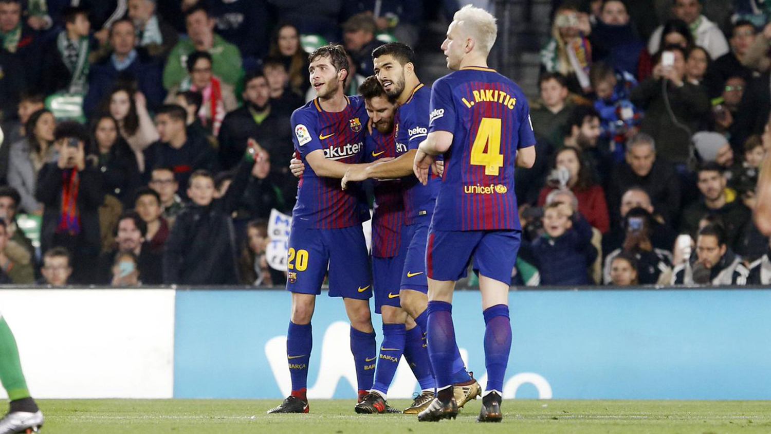 real-betis-vs-barcelona-sergi-roberto-lionel-messi-luis-suarez-ivan-rakitic_20180122_125712.jpg
