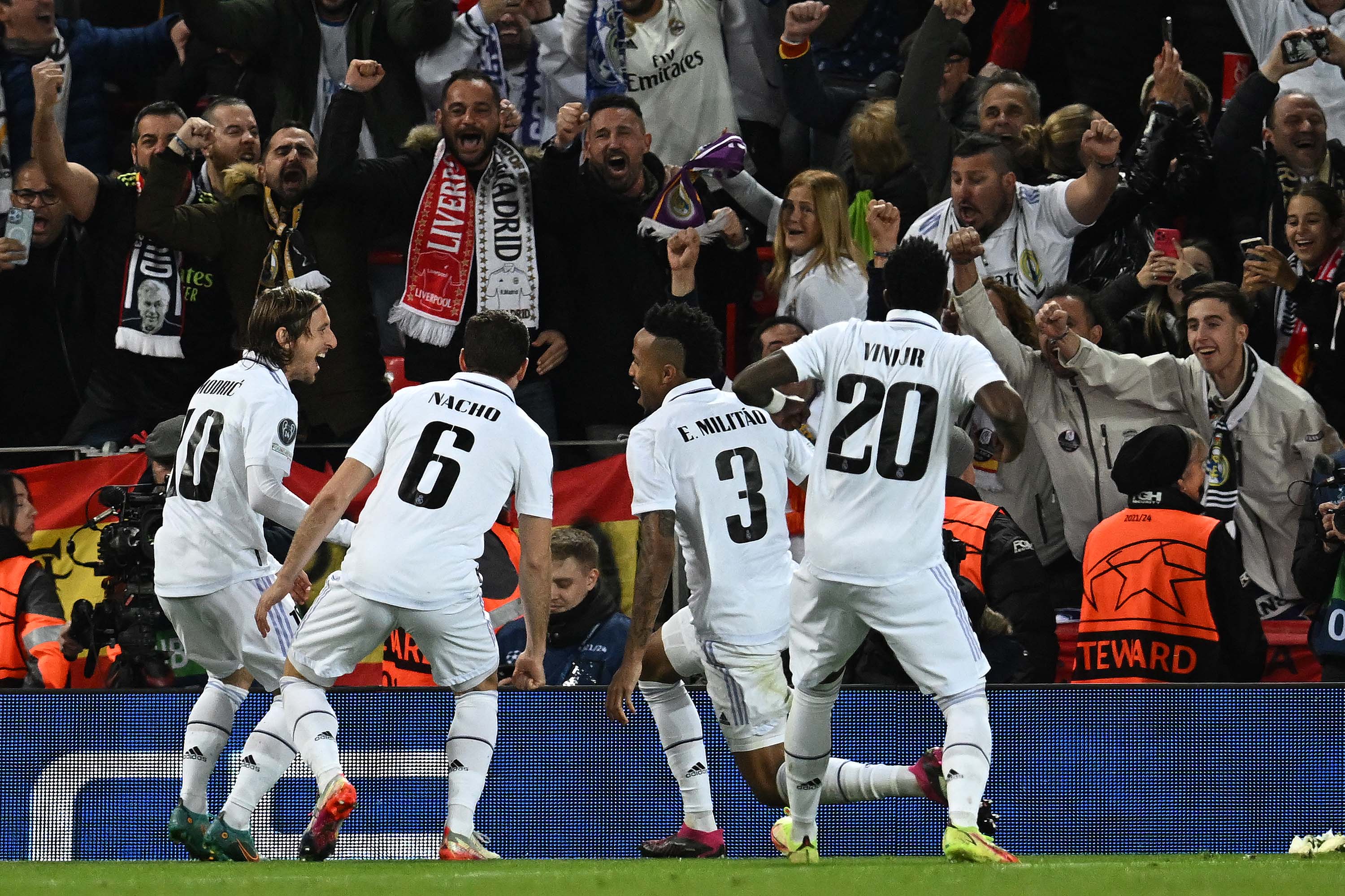 real-madrid-hancurkan-liverpool_20230222_165257.jpg