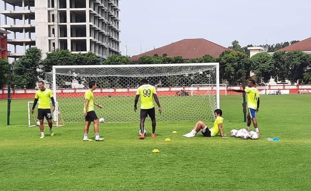 renan-da-silva-saat-menjalani-latihan-mandiri.jpg