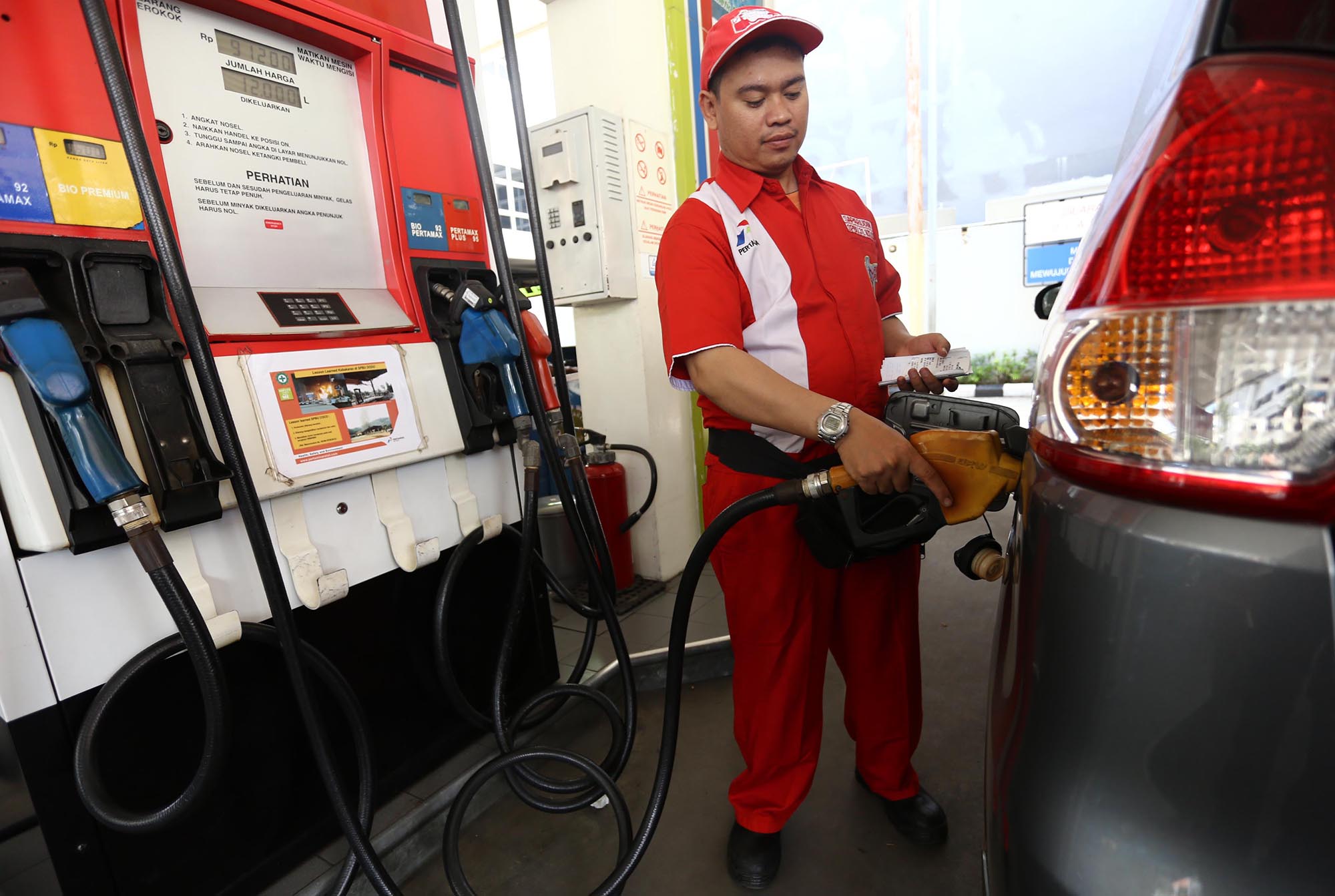 rencana-harga-bbm-akan-turun_20150115_170019.jpg