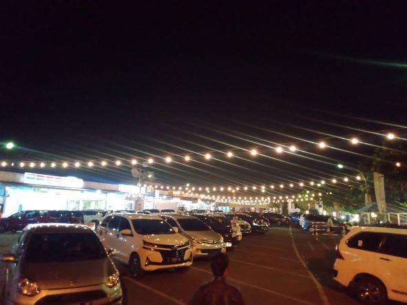 rest-area-km-72-a-tol-cipularang-menjelang-subuh.jpg