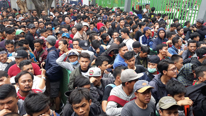 ribuan-suporter-timnas-indonesia_20180817_155018.jpg
