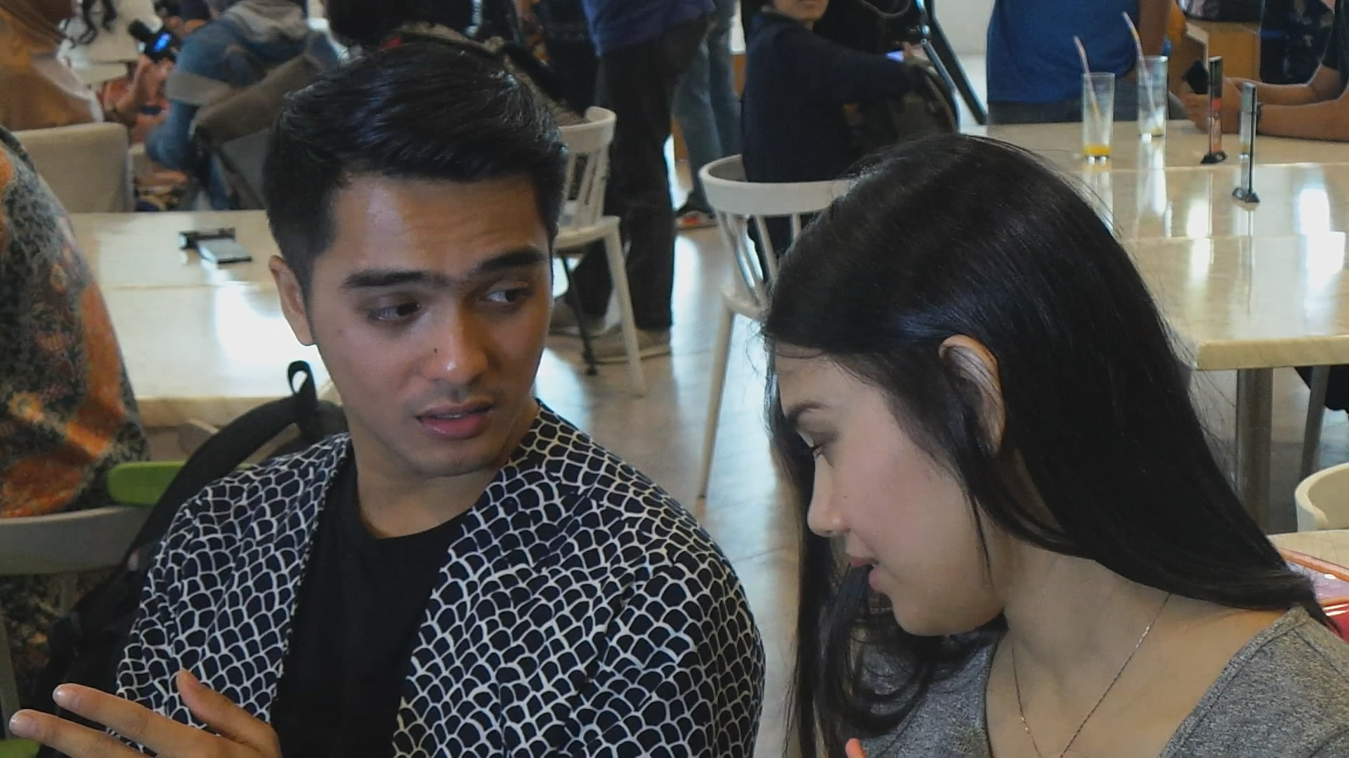 ricky-harun-bersama-istri-dan-anaknya-di-acara-film-demi-cinta_20160214_202314.jpg