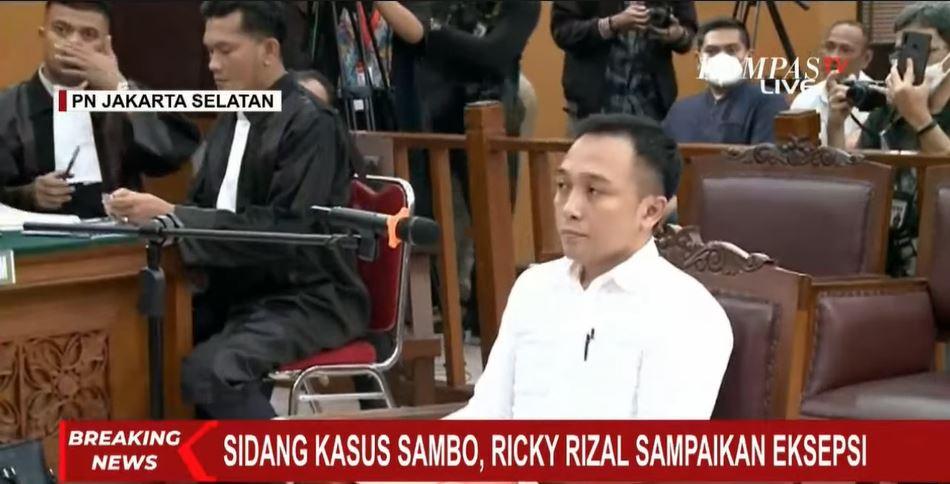 ricky-rizal-di-sidang-eksepsi.jpg