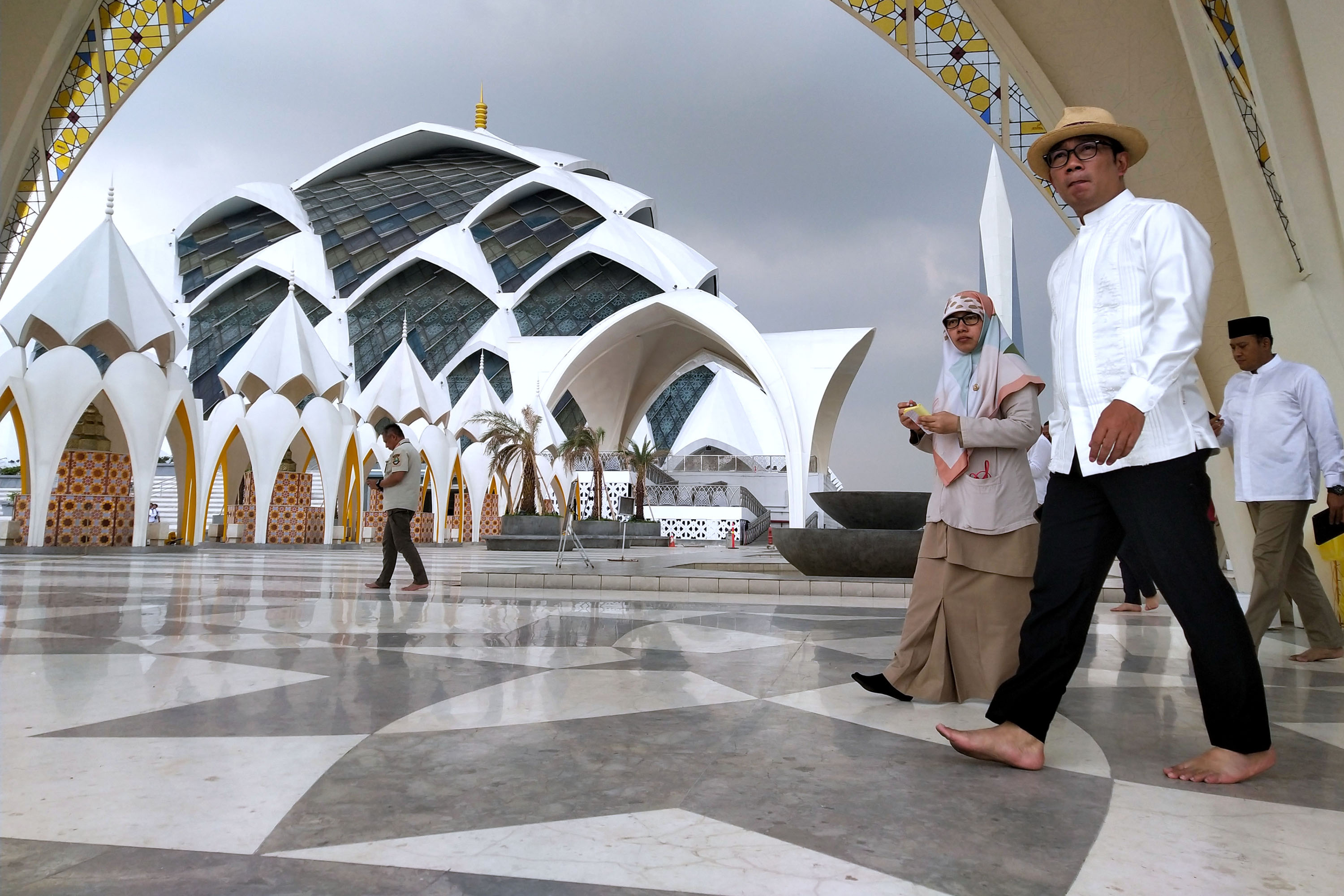ridwan-kamil-inspeksi-masjid-al-jabbar_20230320_195419.jpg