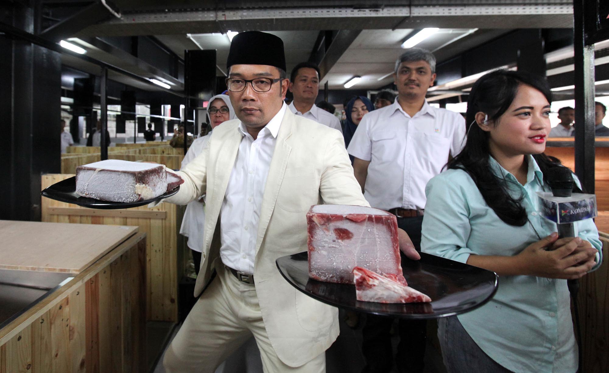 ridwan-kamil-launching-pasar-kontemporer-sarijadi_20170523_225739.jpg