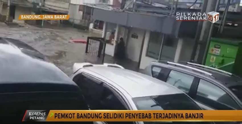 ridwan-kamil-selidiki-penyebab-terjadinya-banjir_20161026_121537.jpg