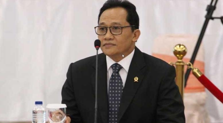 ridwan-mansyur-yang-dilantik-sebagai-hakim-mahkamah-konstitusi.jpg