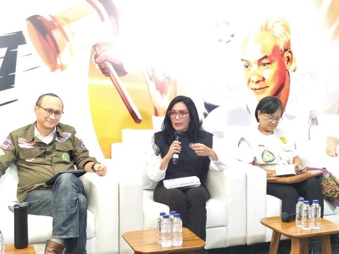 rieke-diah-pitaloka-mengajak-rakyat-tak-tinggal-diam-mengenai-dugaan-pengerahan-aparat-desa.jpg