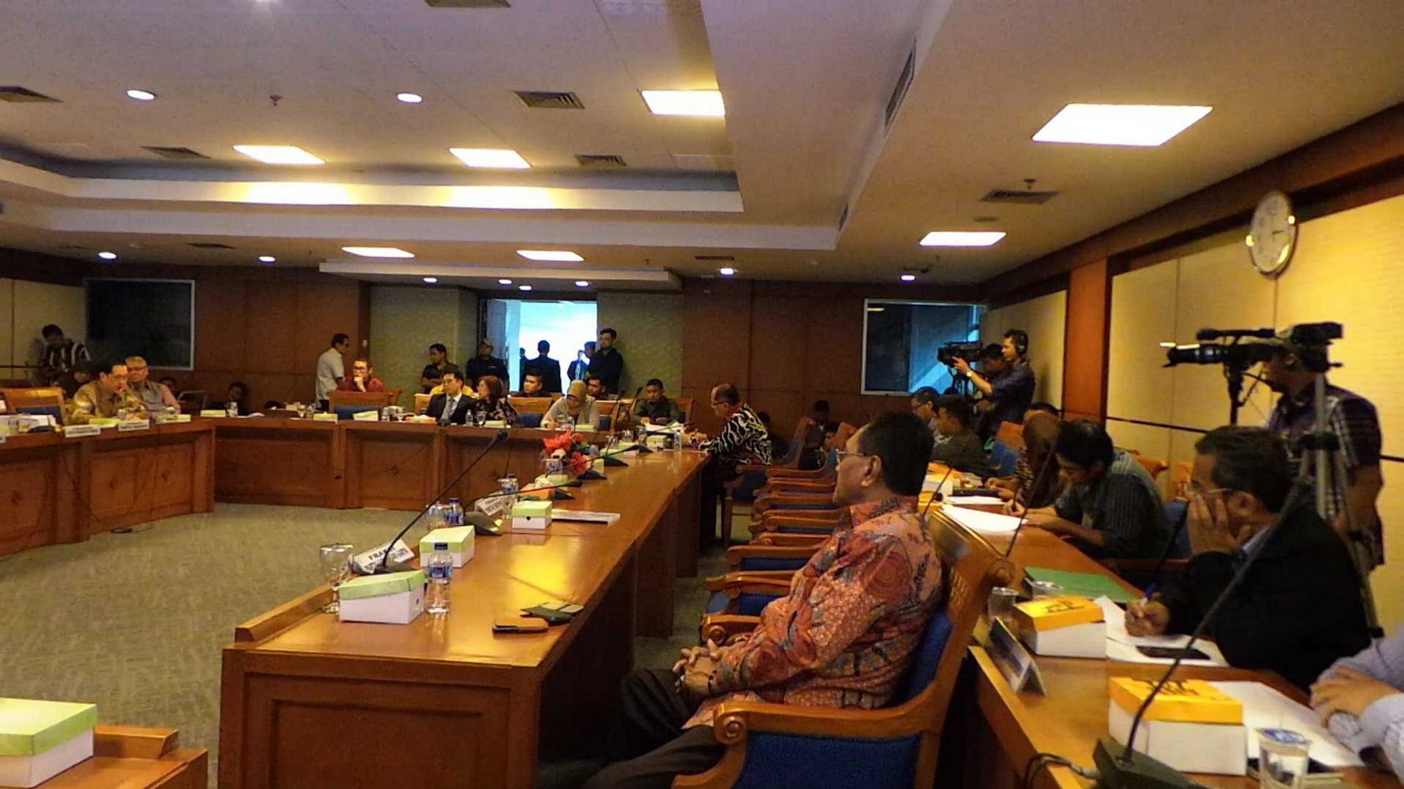 rieke-diah-pitaloka-pimpin-pansus-kasus-pelindo-ii-di-dpr-ri_20151029_103812.jpg