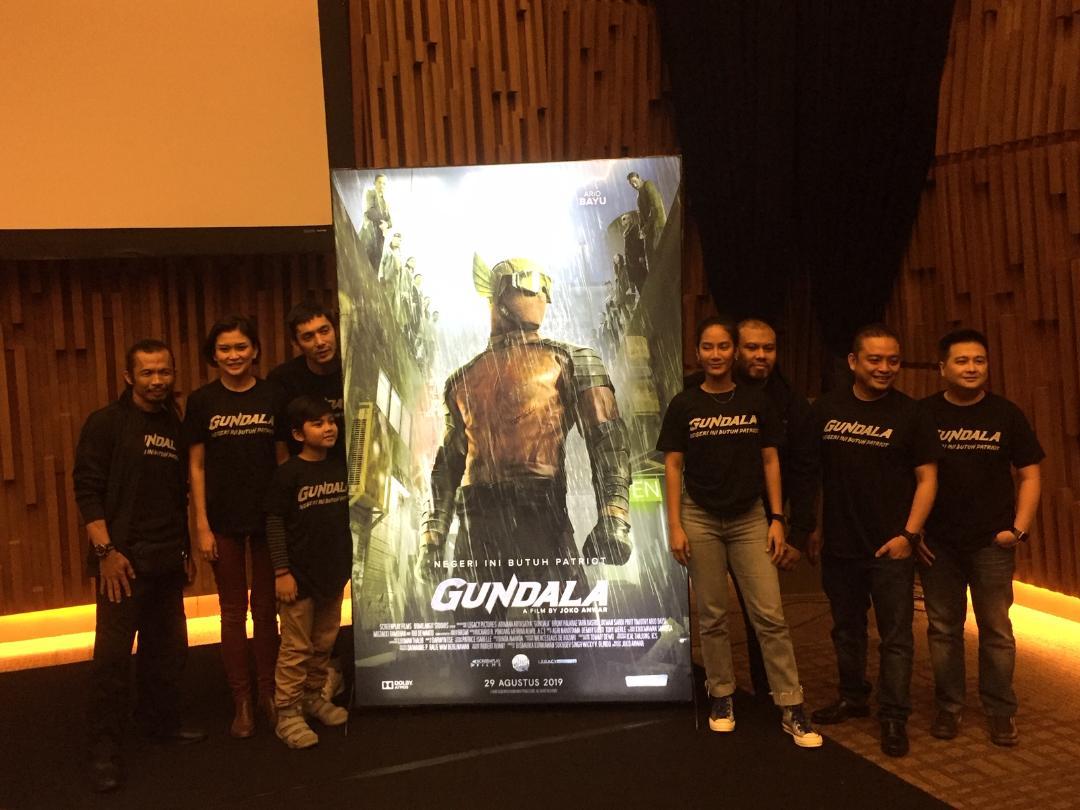 rilis-poster-film-gundala.jpg