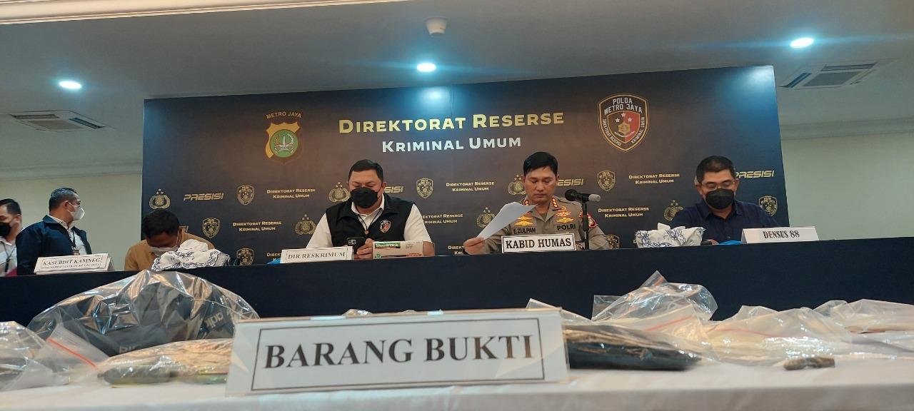 rilis-wanita-terobis-istana-presiden.jpg