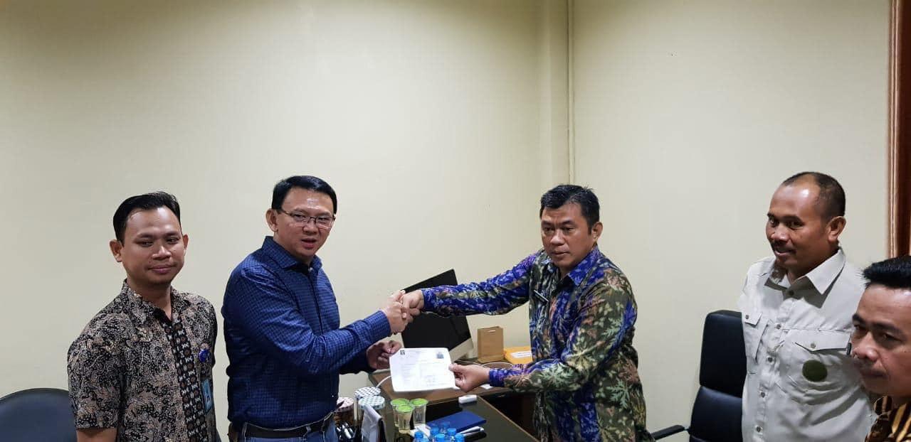 rta-basuki-tjahaja-purnama-alias-ahok-menjel.jpg