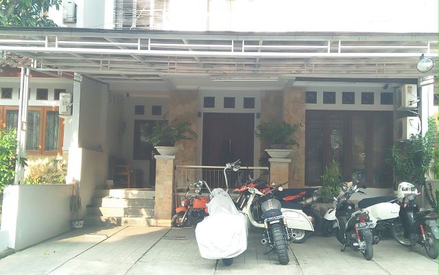 rumah-aktor-aktris-peran-tora-sudiro-dan-mieke-amalia_20170803_170825.jpg
