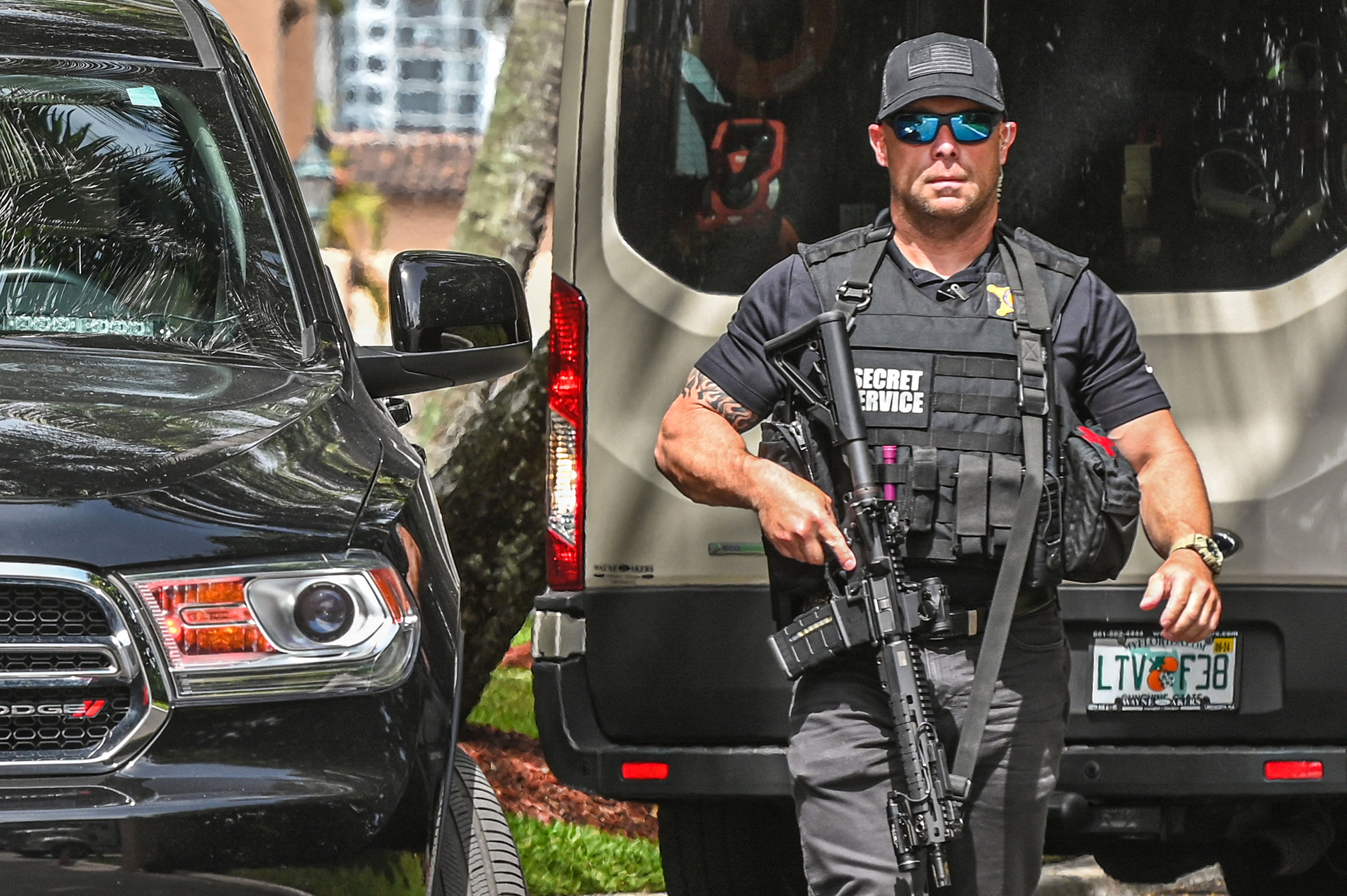 rumah-donald-trump-digerebek-fbi_20220810_095347.jpg