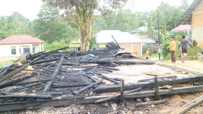 rumah-ludes-terbakar_20180603_071329.jpg
