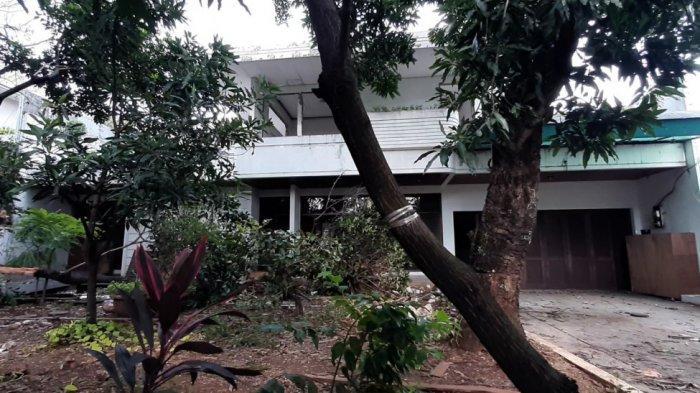rumah-mewah-tak-berpenghuni-75.jpg