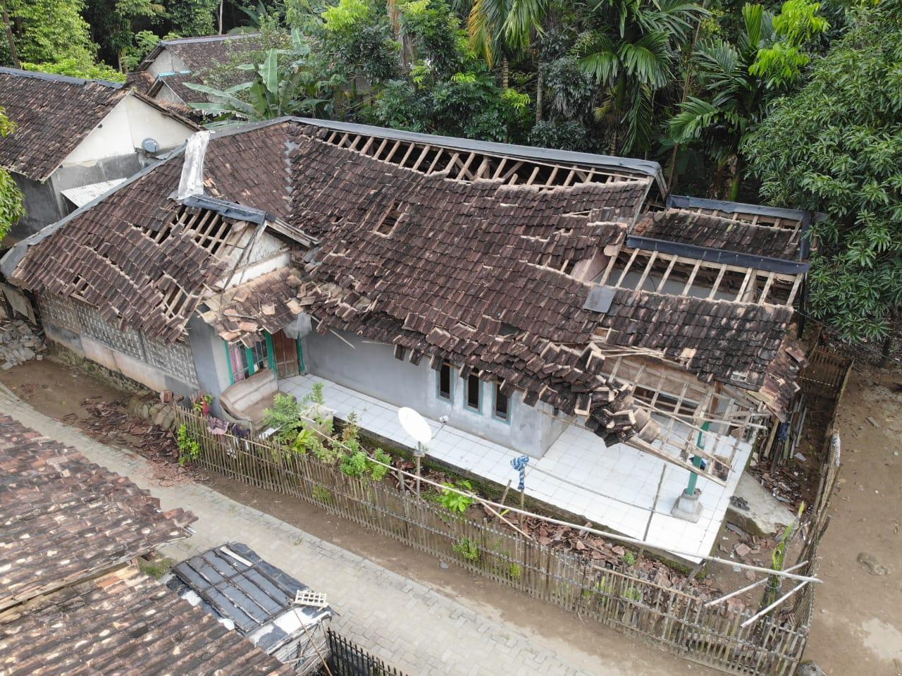 rumah-rusak-akibat-gempa-banten.jpg