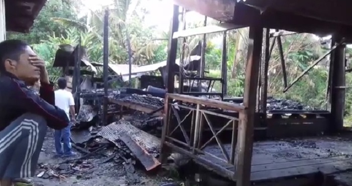 rumah-terbakar_20161213_140444.jpg