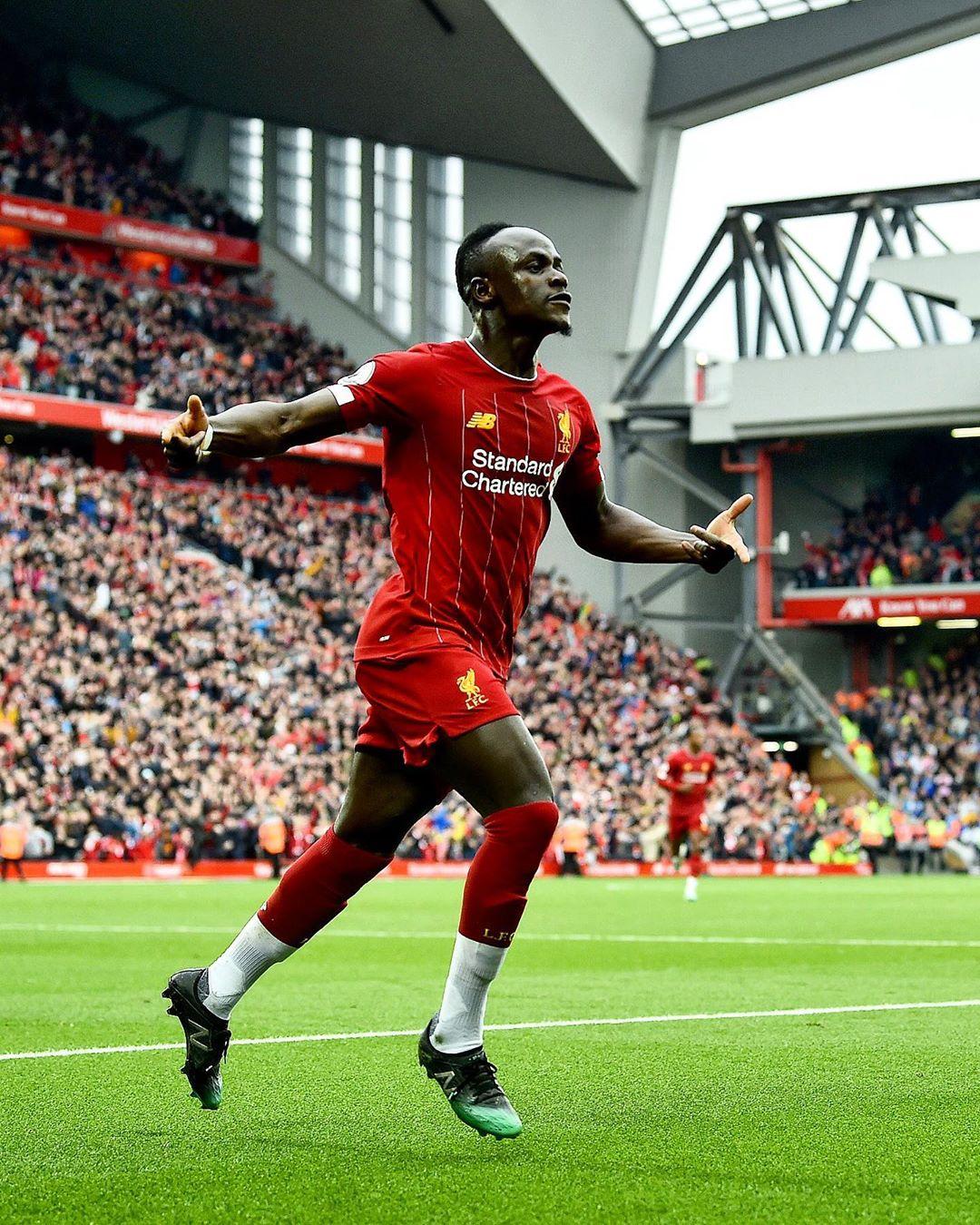 sadio-mane-lawan-leicester.jpg