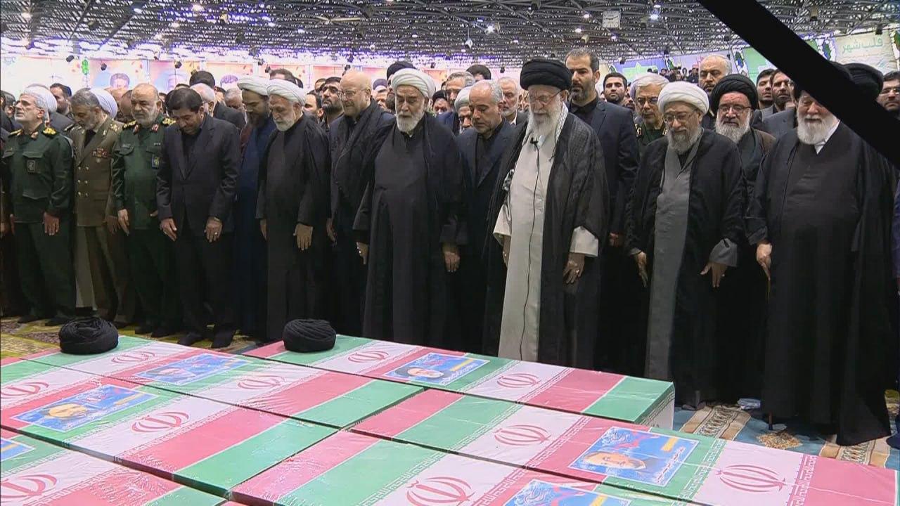 salat-jenazah-raisi-kjd.jpg