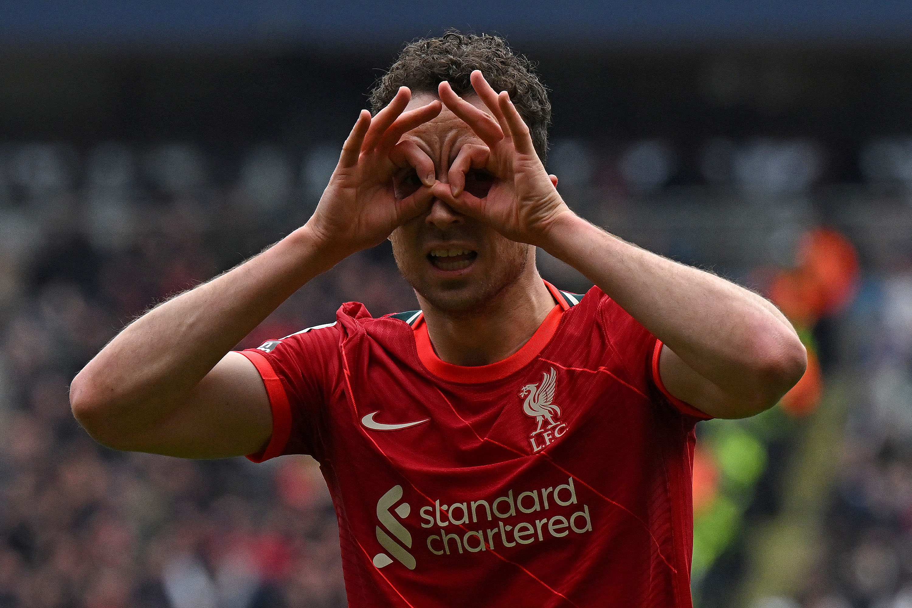 saling-balas-gol-liverpool-imbang-melawan-manchester-city_20220411_055825.jpg