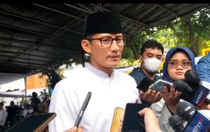 sandi-ngelayat-istri-ksp.jpg